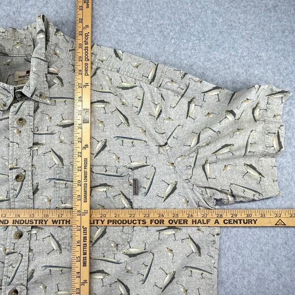 Woolrich Camp Shirt Mens XL Short Sleeve Tan Fishing Lures Button Down Stretch - Picture 11 of 16